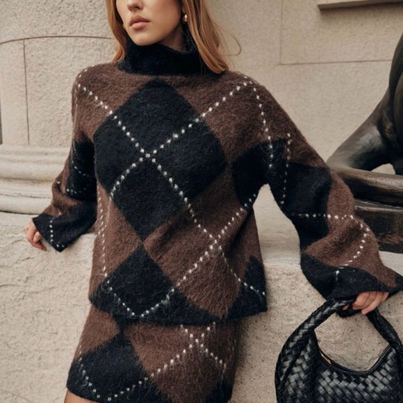 Commense Sweaters - ✨COMMENSE✨ Argyle Wool-Blend Sweater & Mini Skirt Set - L